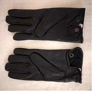 Δερμάτινα μαύρα γάντια