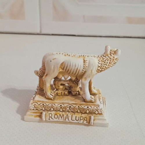 Table decorative souvenir Roma Lupa like new