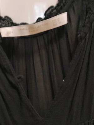 Zara sleeveless top black like new, size M