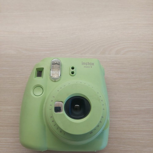 Instax Mini 9 Fujifilm instant camera lime green like new