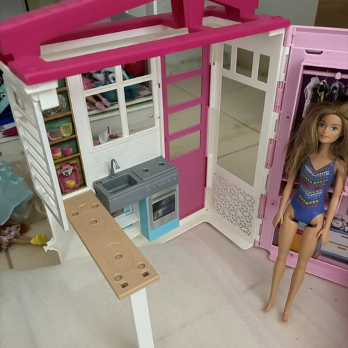 Barbie foldable dollhouse suitcase and Barbie bicycle set, Mattel