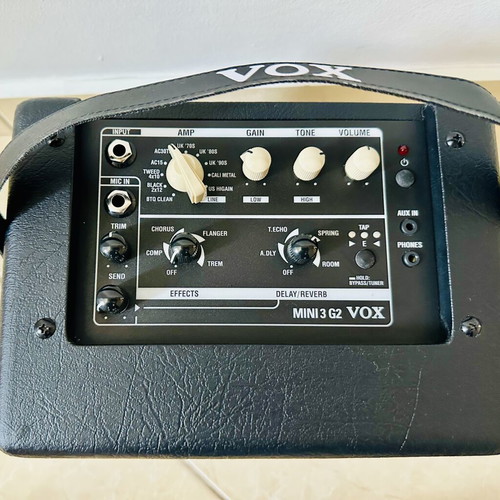 Vox Mini 3 G2 Guitar Amplifier like new, portable with effects