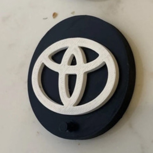 Wall mount key holder for one key with ring