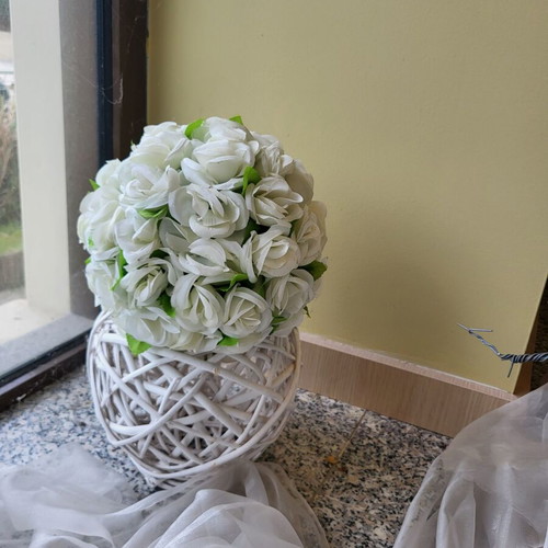 Decorative Ball of White Roses like new