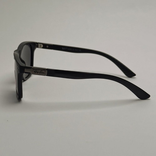 Ray Ban Wayfarer sunglasses new, polarized, black and white