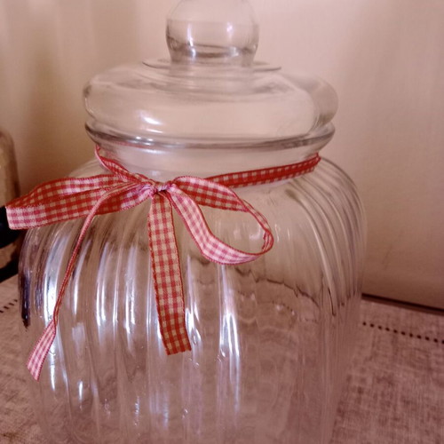 Glass cookie jar with airtight lid, new, vintage style