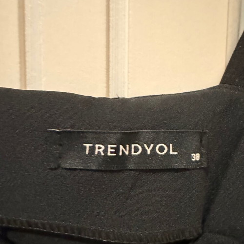 Black fitted Trendyol dress size M like new