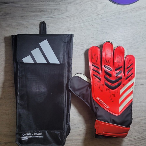 Predator goalkeeper training gloves
