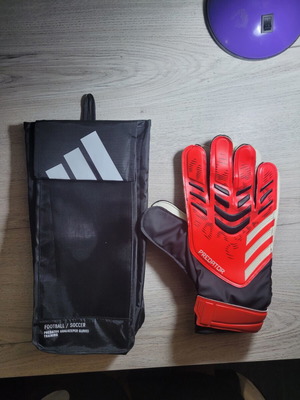 Predator goalkeeper training gloves