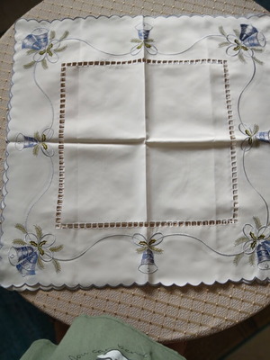 Two tablecloths 0.80×0.80 like new