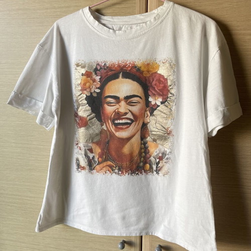 Cotton T-shirt Frida oversized, like new, white and gold