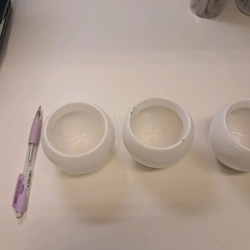 Small flower pots used, white glossy