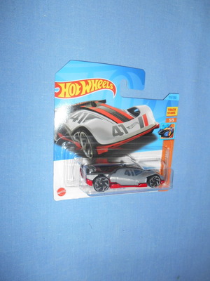 HOT WHEELS TRACK CHAMPS