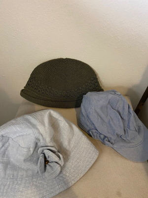 Stamion hats for small children like new, green and turquoise, size 56