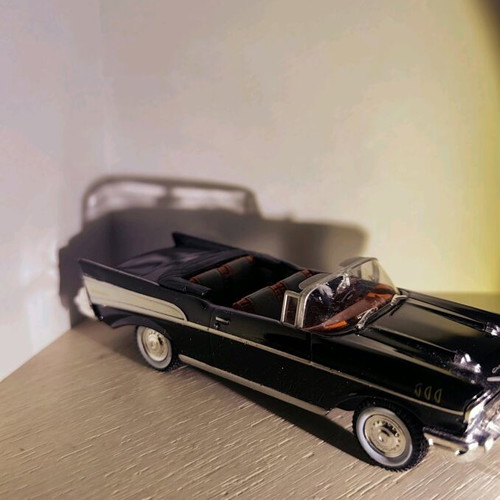 Chevrolet Ber Air 1/43 used James Bond model Universal hobbies