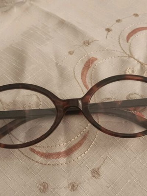 Glasses for style like new, 2 pairs