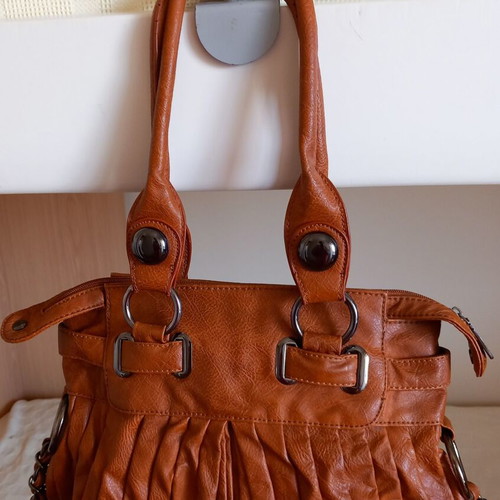 Makgio leather women's handbag like new, tan color