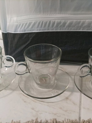Glass cups transparent set of 3 like new with saucers