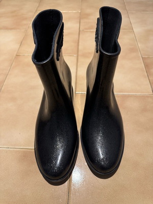 Melissa rain boots new, size 39, black