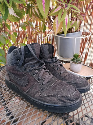 Nike Court Borough Mid Prem used, size 43