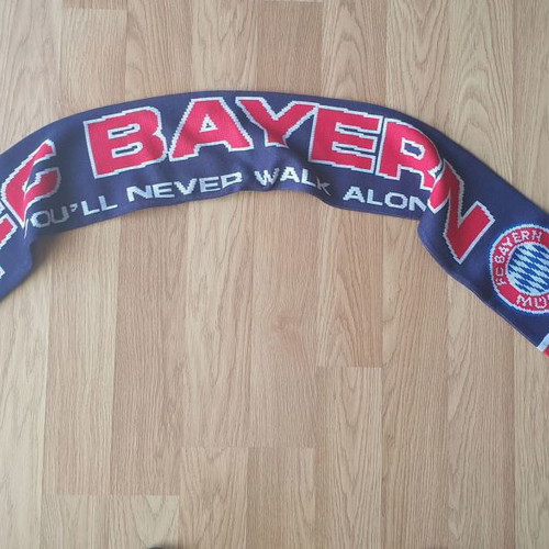 FC Bayern scarf new, authentic from the boutique