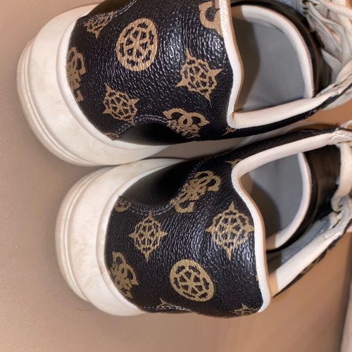 Guess women's shoes size 39 like new, black
