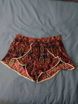Pink Woman shorts multicolored used, size XL