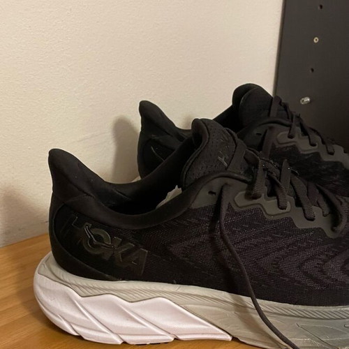 Hoka Arahi 6 Wide running shoes, size 39 1/3, black and white