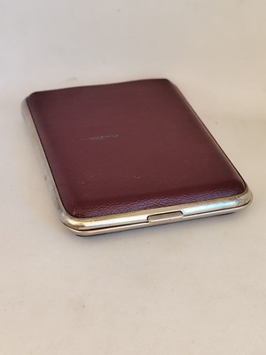 Vintage metal tobacco case with leatherette lining used, bordeaux gold