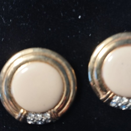 Clip-on earrings used, beige