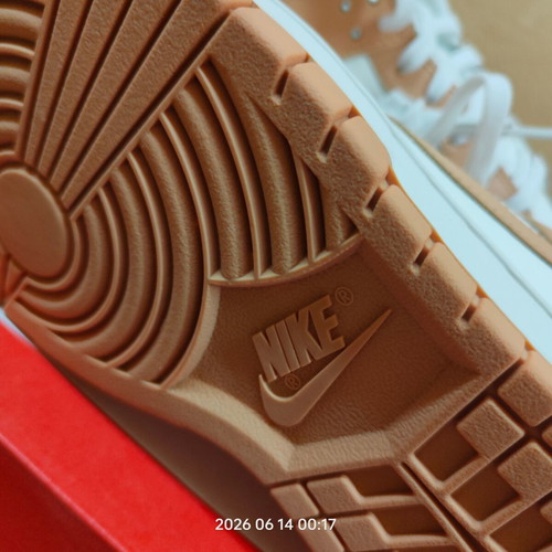 Nike Dunk Low Sail/Harvest Moon size 44.5 new unisex sneakers