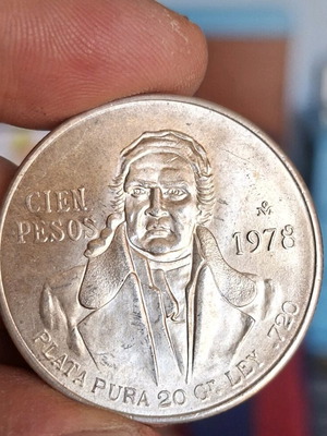 Large silver coin of Mexico like new