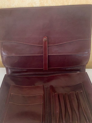 Leather briefcase like new brown