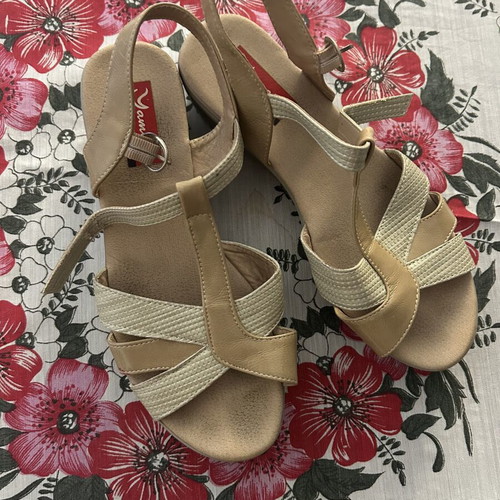Women's sandals like new, size 40, white and beige