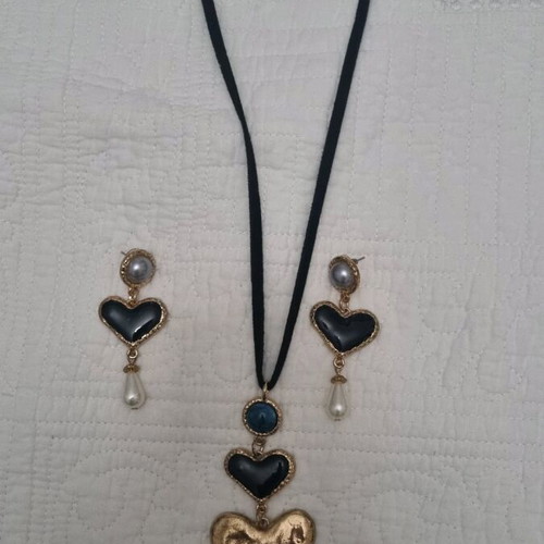 Necklace and earrings set like new