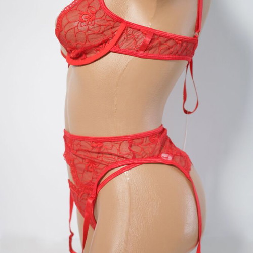 Lingerie set of three pieces with lace, new, red