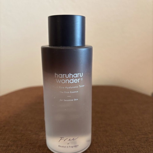 Haruharu Wonder Black Rice Hyaluronic Toner like new