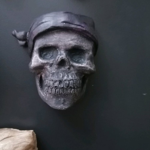 Handmade skull magnets new, made of plaster
