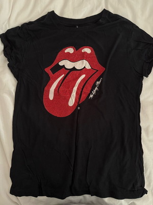 Stradivarius short-sleeve shirt size M like new, black and red
