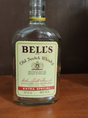 Vintage άδειο μπουκάλι Bell's Old Scotch Whisky 37.5cl