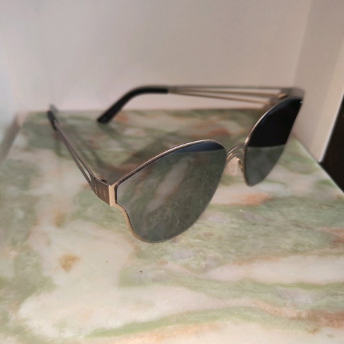 Hawkers cat eye sunglasses like new, gray and silver