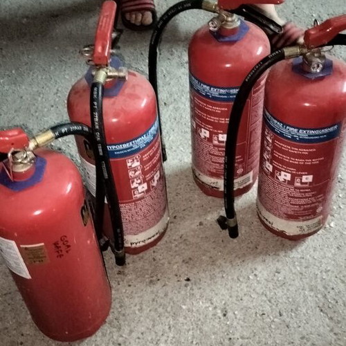 Fire extinguisher 6kg like new, single piece