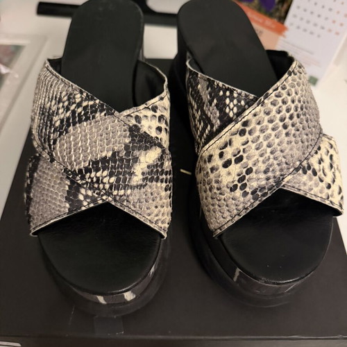 Sofia Manta Florda platform slides size 41 used, snake print