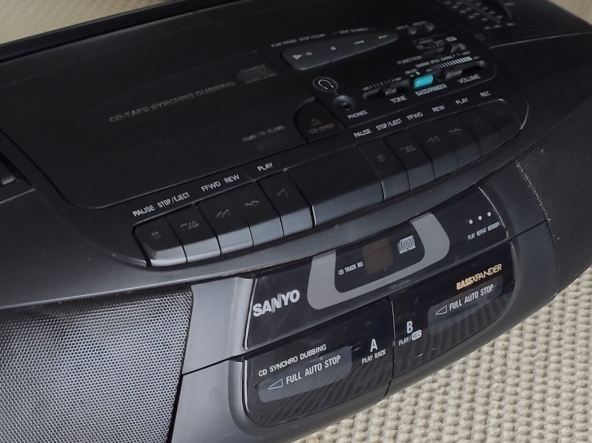 SANYO MCD-Z38L vintage boombox used - € 44,00 - Vendora.cy