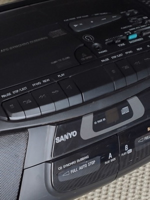 SANYO MCD-Z38L vintage boombox used