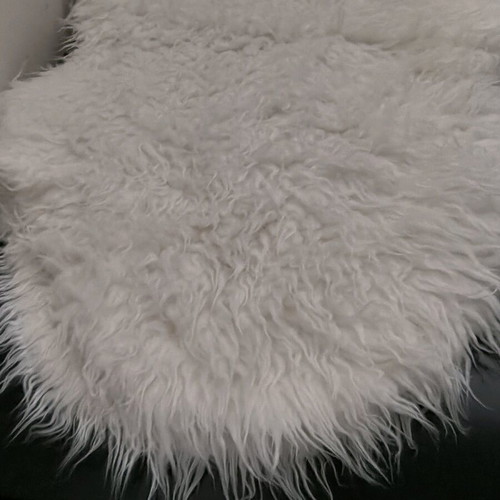 Bedroom rugs like new, flokati style, white, set of two