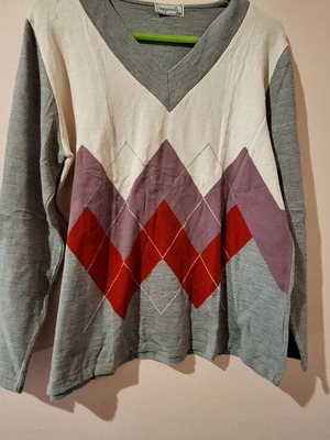 Gray sweater used, size XXL