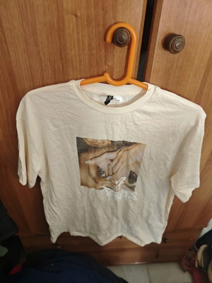 Γυναικεία μπλούζα H&M Ariana Grande μέγεθος S μεταχειρισμένη, άσπρη μπεζ
