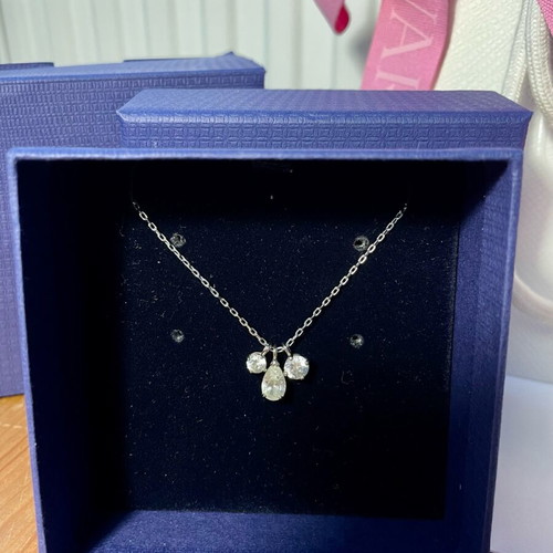 Swarovski Mesmera necklace with pear cut zirconia, like new, silver