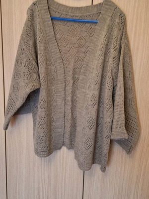 Knitted cardigan like new, brown, one size